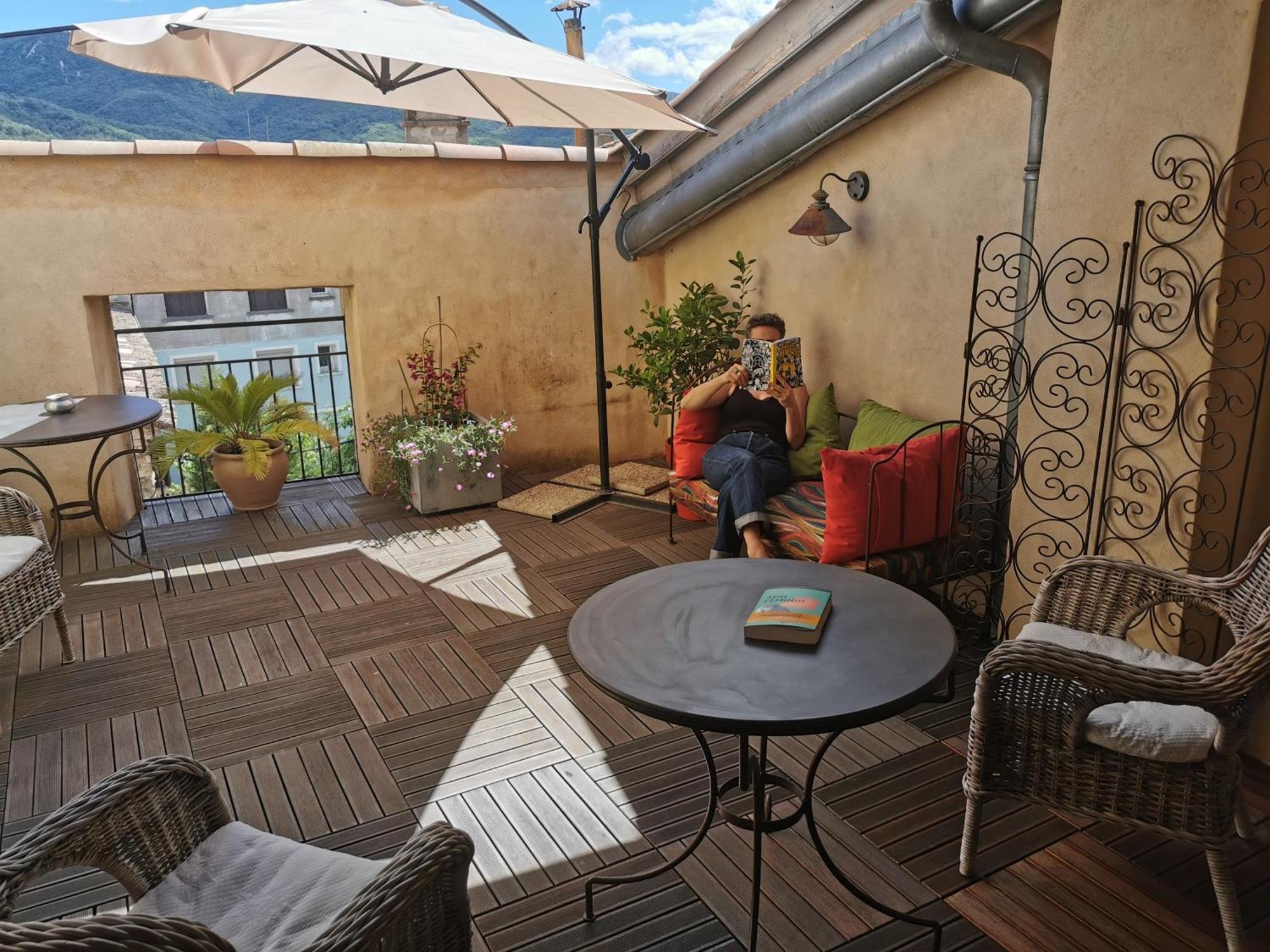 Des Lits Sur La Place Herepian ภายนอก รูปภาพ